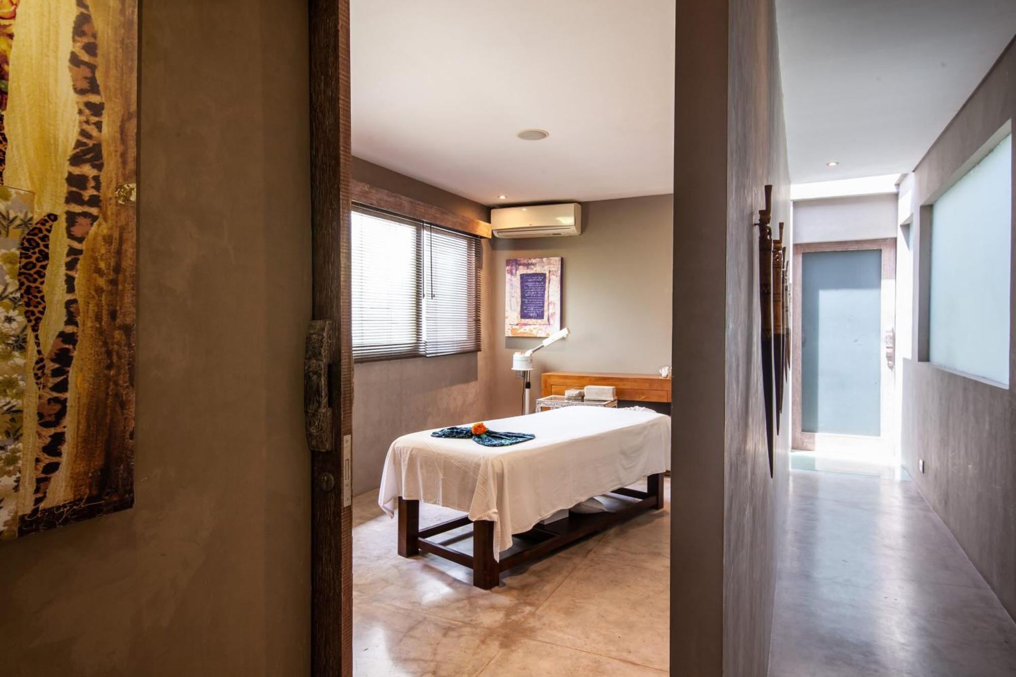 Blue Karma Dijiwa Seminyak Hotel Eksteriør billede